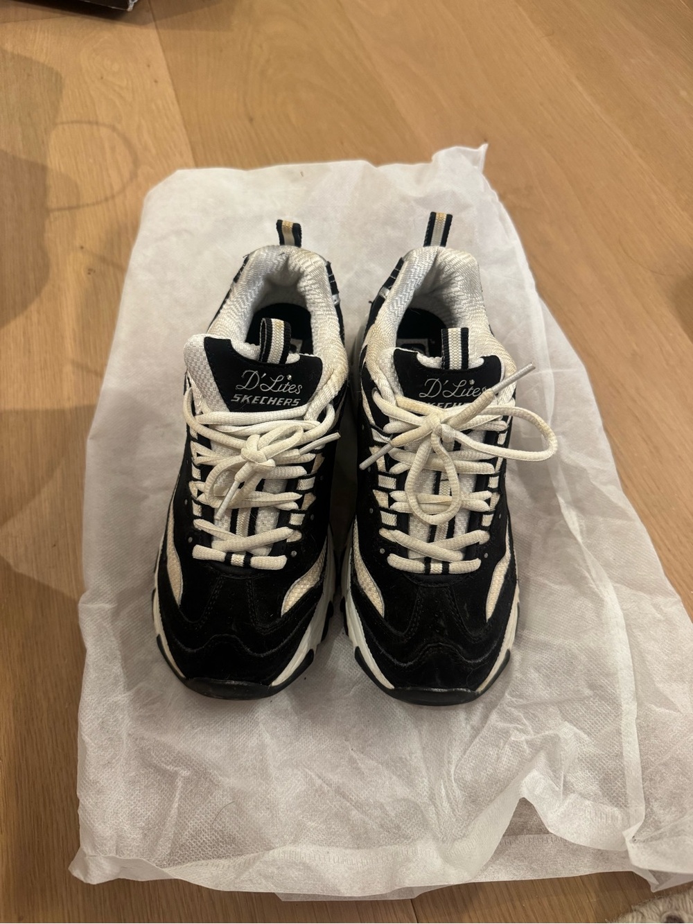 Skechers D'Lites Kids Black & Cream Chunky Lace-Up Sneakers